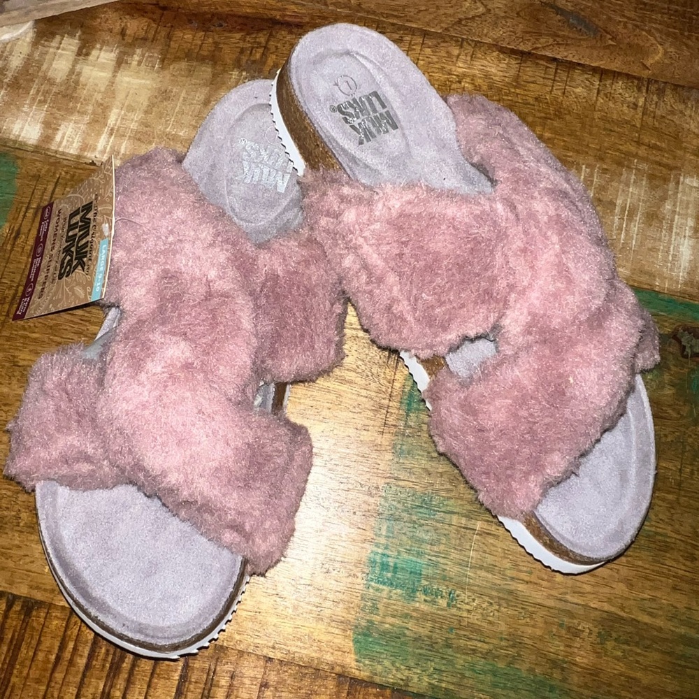 Muk Luks. Pink/mauve fluffy slide  slippers. SZ.L. SZ.M - Picture 8 of 10
